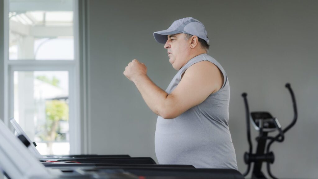 Transpirer pendant des heures dans une salle de sport n'est pas la meilleure façon de perdre du poids. L'exercice seul n'est d'aucune utilité et, à l'excès, il peut être néfaste.