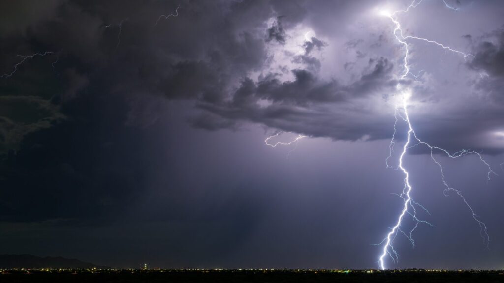 En cas de tempête, les gens s'abritent exactement là où il ne faut pas : voir ce qu'il faut faire