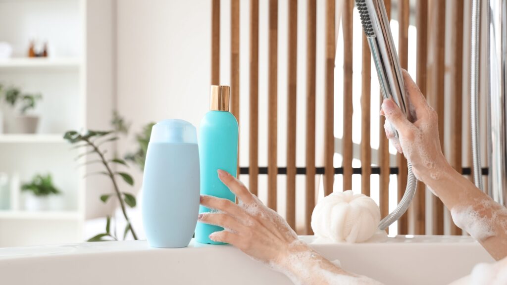 L'hygiène régulière du contour des oreilles est souvent oubliée.