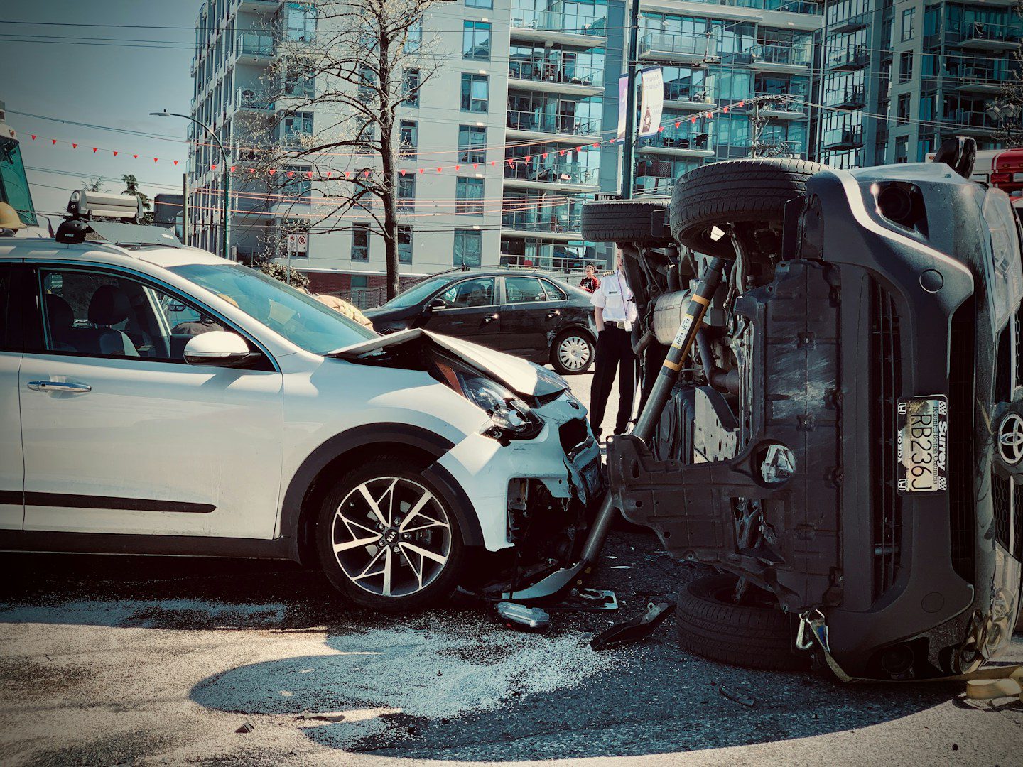 Dans certains pays, il y a plus d'accidents le vendredi 13, dans d'autres, il y en a moins. Il n'est pas statistiquement prouvé que ce jour porte plus ou moins malheur.