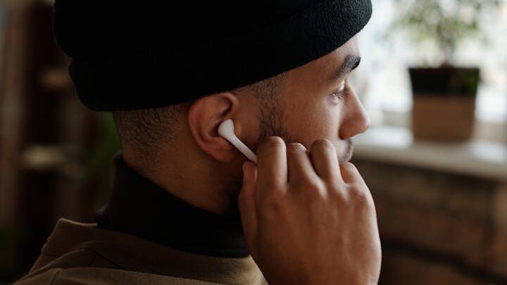 De nos jours, nous utilisons des écouteurs pratiquement tous les jours. Pourtant, beaucoup d'entre nous ne les nettoient que très peu.