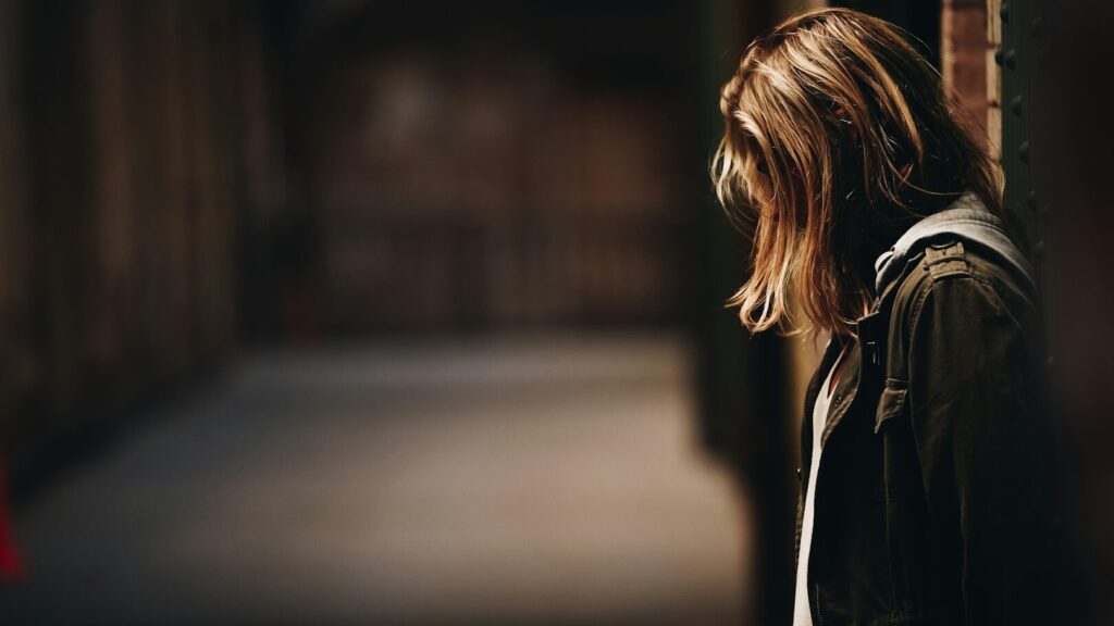 Les femmes ont plus souvent des problèmes psychologiques que les hommes. Il y a de nombreuses raisons à cela.