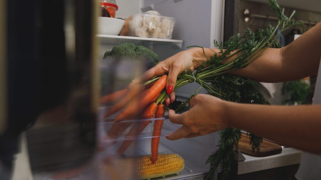 La plupart des gens conservent les légumes-racines au réfrigérateur. Mais est-ce vraiment la meilleure solution ?