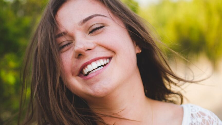Si vous voulez garder des dents saines, vous devez faire attention au tartre.