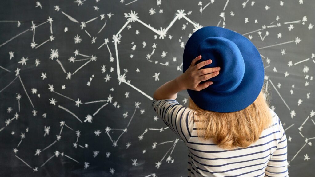 L'astrologie ne se limite pas aux étoiles et aux signes. L'axe du destin est formé par les nœuds de la Lune et vous affecte plus que vous ne le pensez.