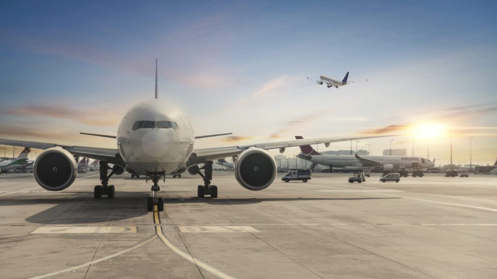 L'avion est aujourd'hui le moyen de transport le plus rapide.