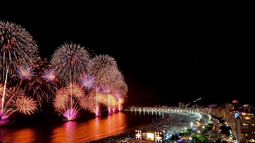 Le réveillon du Nouvel An est une grande fête au Brésil.