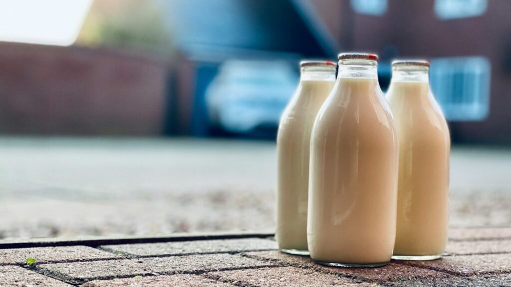 Le lait de chèvre présente un certain nombre d'avantages par rapport au lait de vache, en particulier pour les retraités.