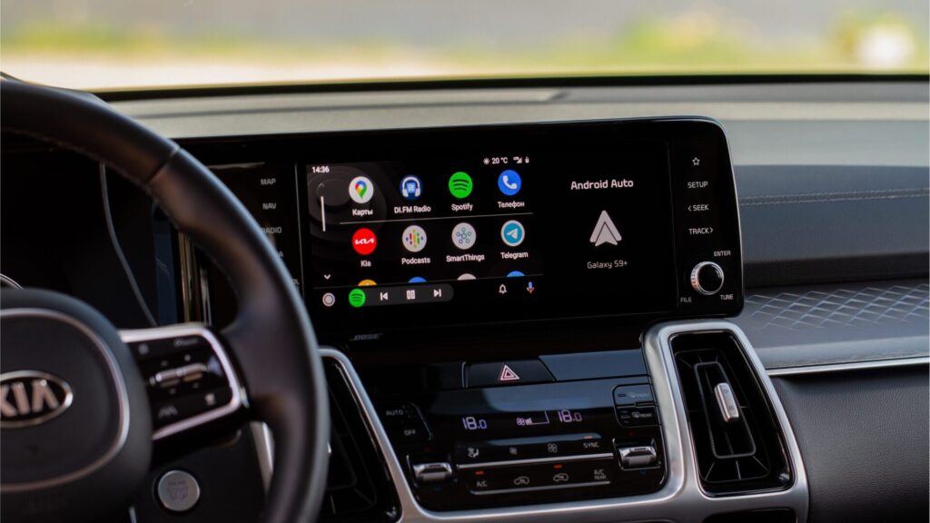 De plus en plus de constructeurs automobiles tournent le dos à Android Auto : en voici les raisons