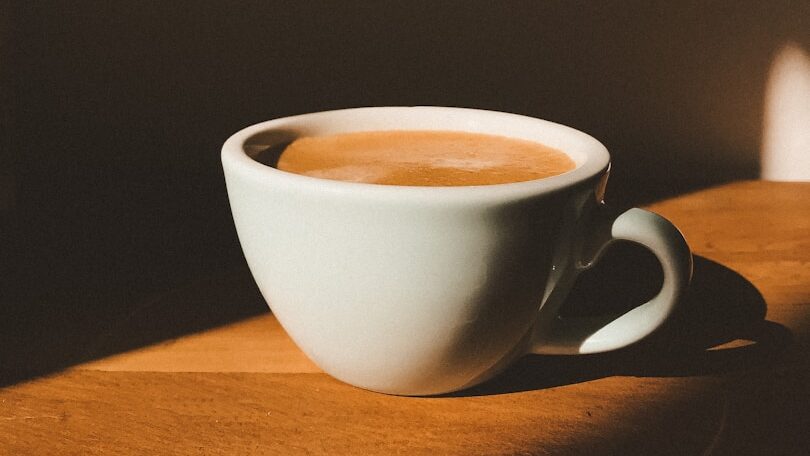Ne prenez pas ces médicaments et compléments alimentaires avec du café : C'est une perte d'argent