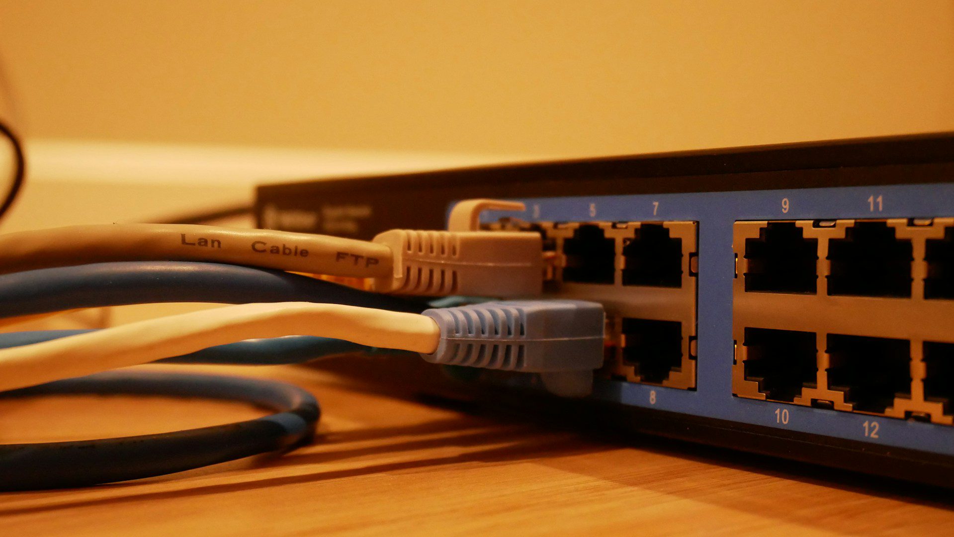 La lenteur de l'internet chez vous n'a peut-être rien à voir avec une mauvaise connexion. Les paramètres de votre routeur peuvent être en cause.