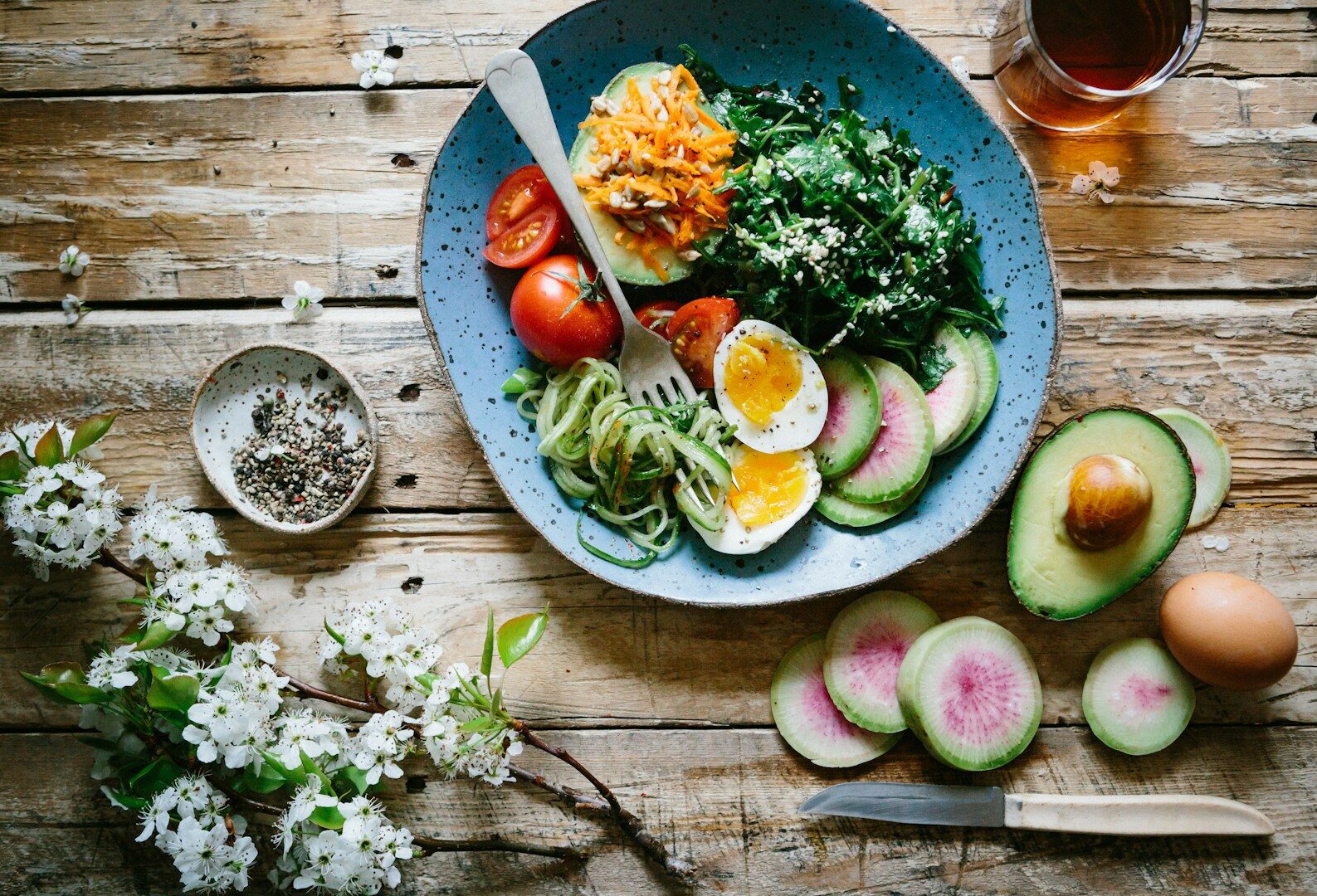Il peut y avoir de nombreuses raisons de ne pas manger de viande. Que vous n'en aimiez pas le goût ou que vous soyez végétarien par conviction, la viande manque à votre corps. Il est donc nécessaire d'adapter son alimentation à cette réalité.