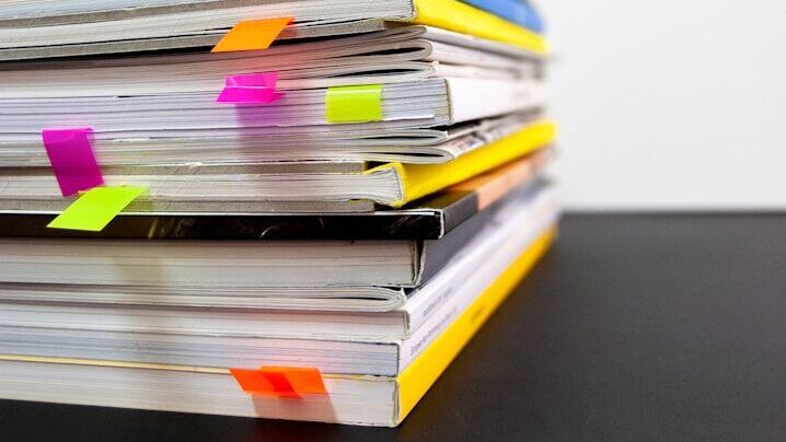 De nombreux documents passent entre nos mains au cours de notre vie. Nous devons les garder en ordre et savoir les organiser de manière systématique.