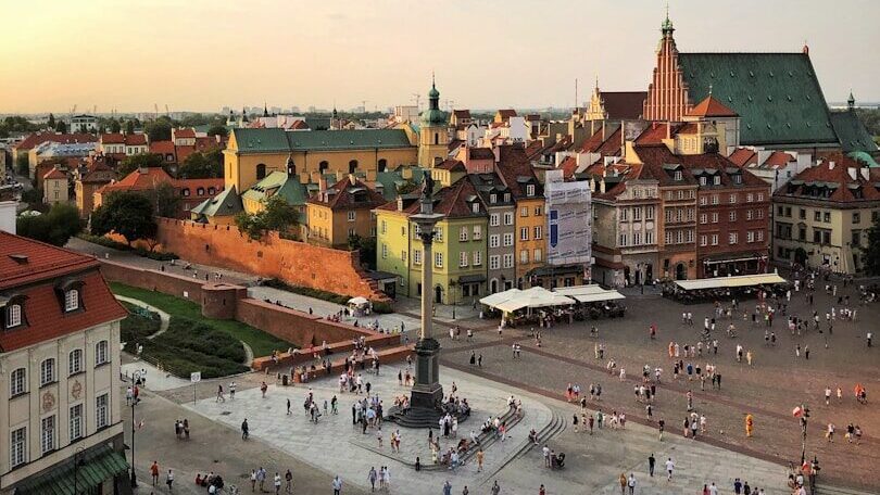 La capitale de la Pologne s'efforce d'évoluer avec son temps et d'être moderne, tout en protégeant ses citoyens des dangers. C'est pourquoi des barrières antiterroristes seront bientôt érigées dans les rues.