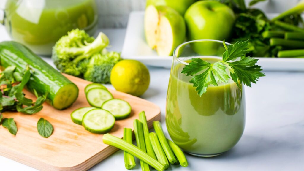 Le céleri est riche en nutriments qui favorisent la santé.