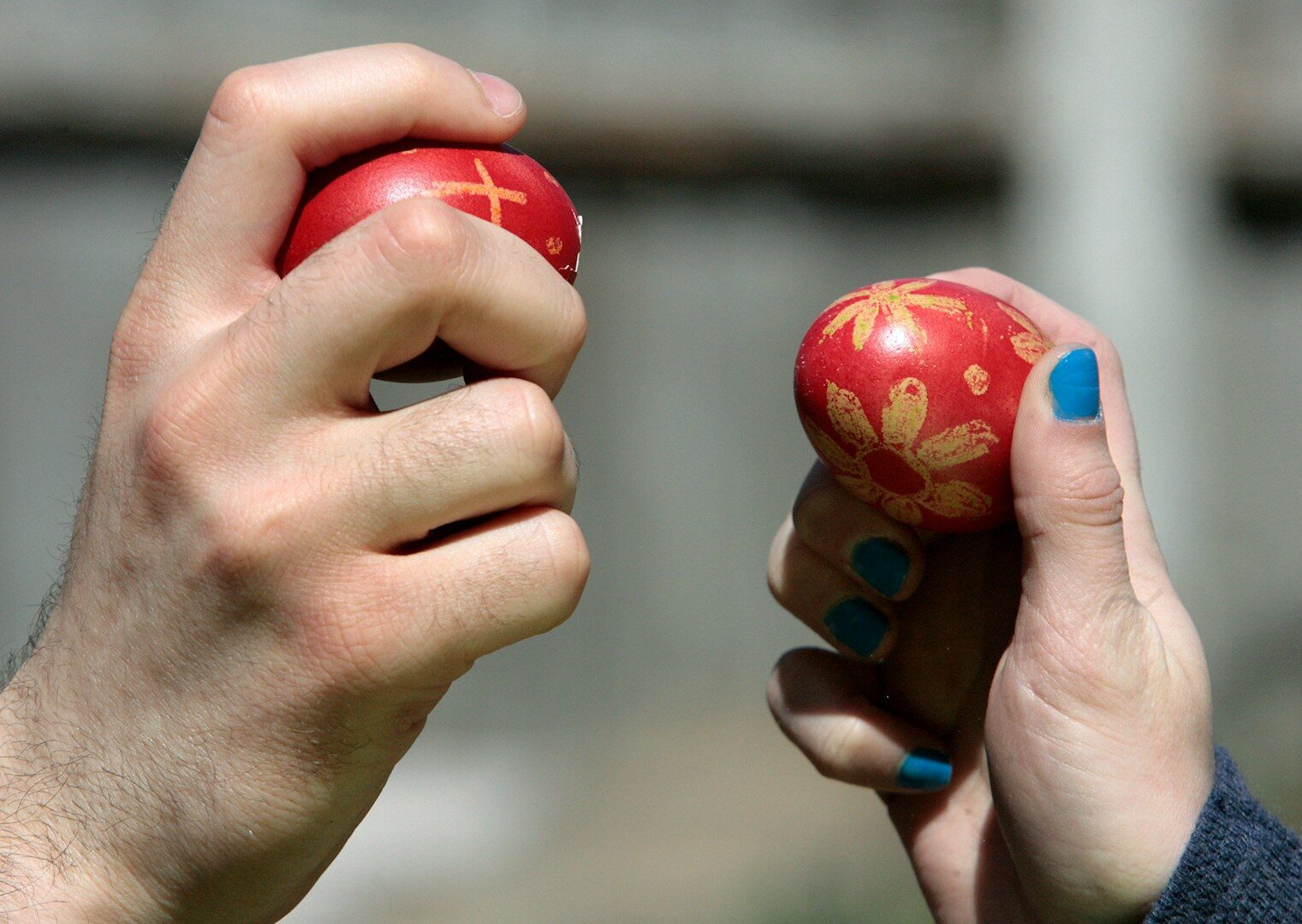 Les œufs de Pâques sont principalement destinés à nous rappeler le printemps. Les motifs floraux n'ont donc rien d'incongru.