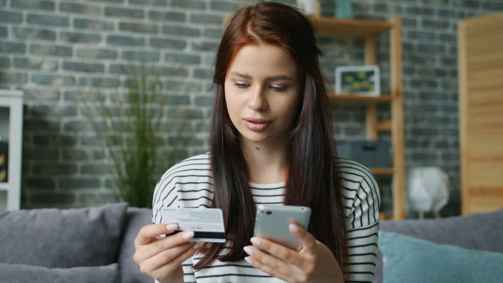 La plupart des téléphones modernes sont sécurisés et il est tout à fait possible d'y utiliser des services bancaires mobiles. Mais il arrive que ce ne soit pas le cas. Et vous ne vous rendez même pas compte du danger qui pèse sur votre compte.